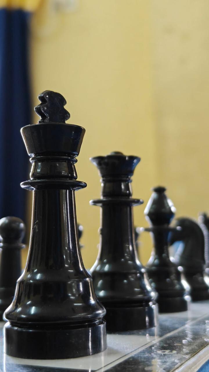 দাবায় মেধার নীরব লড়াই